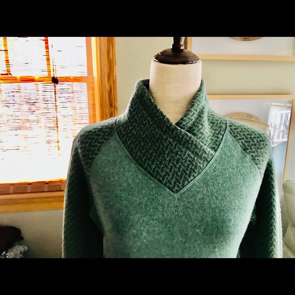 Beautiful Marmot Wool Sweater